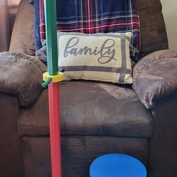 Crayon/pencil Hanger And Stool