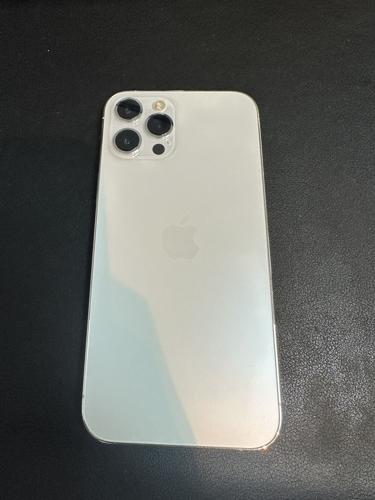 iPhone 12 Pro Max 128Gb Silver Unlocked All Carriers Like New
