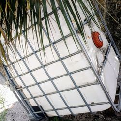 LARGE TANK NEVER USED HOLDS 330