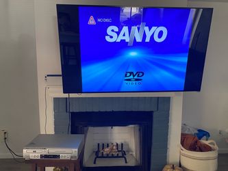 Sanyo DVW-6100 DVD VCR Combo 4-Head Hi-Fi VHS Player WORKS BUT TAKES ABOUT 1 MINUTE TO FULLY POWER ON AND OPERATE AFTER THAT IT WORKS AS INTENDED AS S
