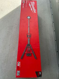 Milwaukee Dual Power light