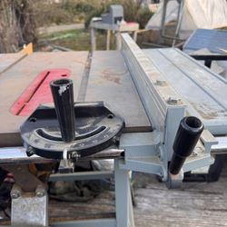 Delta Table saw - Contractor Saw II 