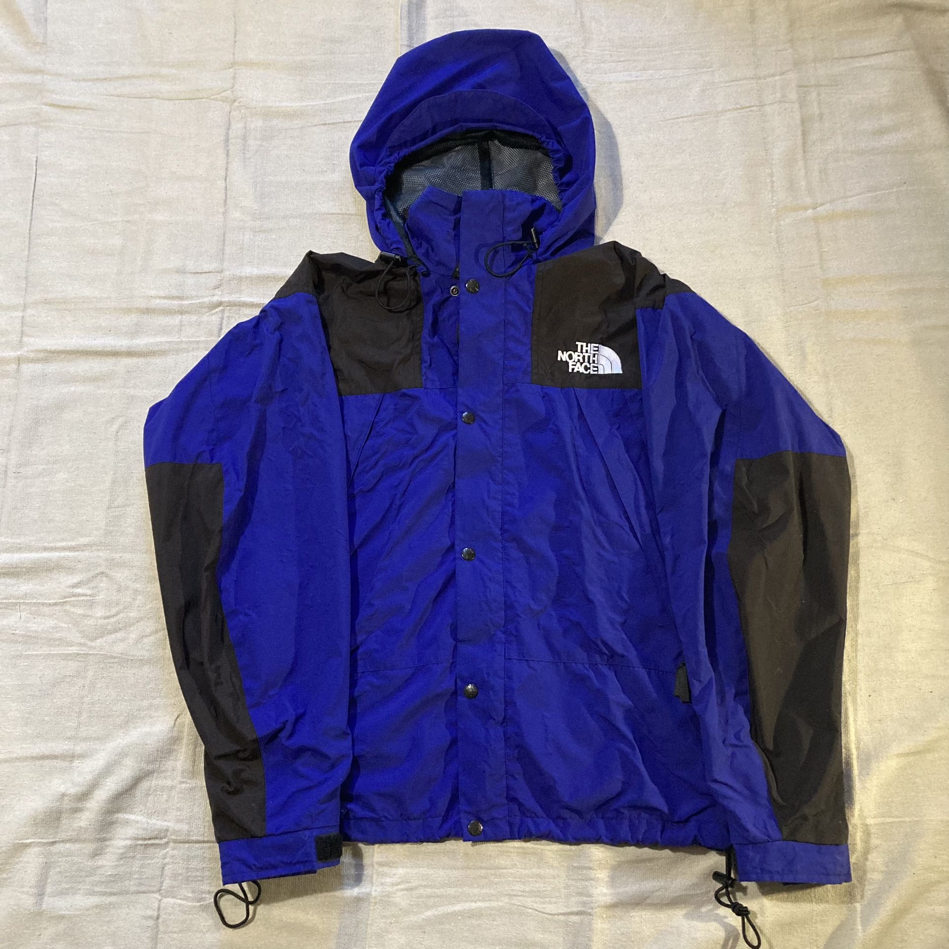 Vintage 90s/ Y2K Unisex The North Face Parka Windbreaker Gortex Jacket. No size tag, approx Men’s Large/ Women’s Extra Large GORPCORE Streetwear