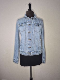 Universal Thread Freeborn Denim Jacket Womens Small S Light Wash Trucker EUC