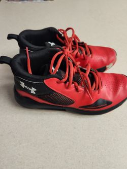 Youth Under Armour size 6Y