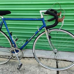Vintage 1980s Guerciotti Road Bike - Campagnolo - Pantographed Star Cutout - 54cm