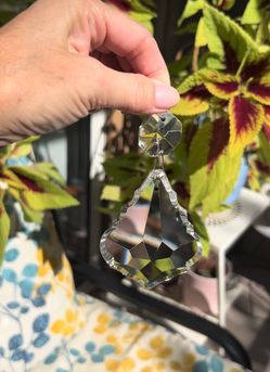 Set of 4 Vintage Med. Leaf Chandelier Lamp Glass Sun Catcher Prism Crystals Keychain Bag Charm Xmas Wedding 