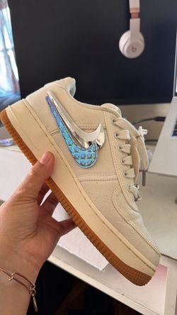 Air Force 1 low Travis Scott