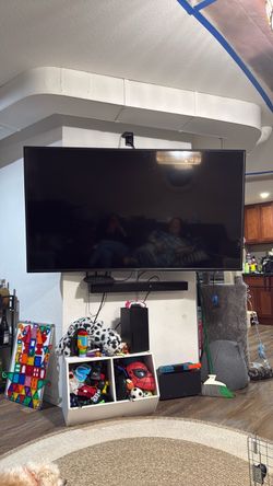 Large Flat Screen TV Wall Mounted