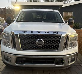 2017 Nissan Titan