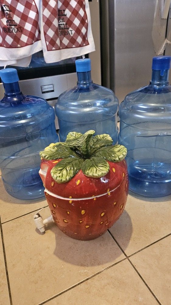 Straberry I Dispenser Water 💧 And Gallons