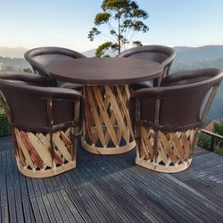 Mesa de 4 equípales