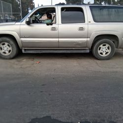 2000 Chevy Suburban With 2002cateyes Front End