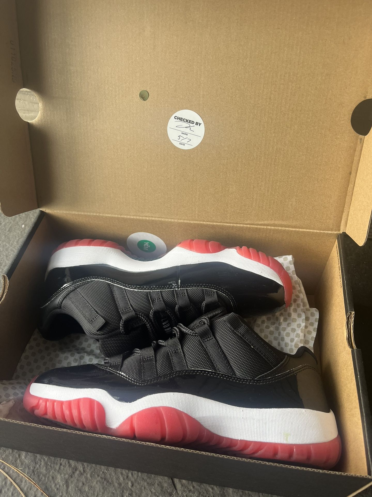 low breads jordan 11s