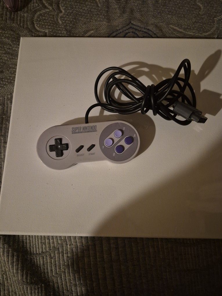 Super Nintendo Controller (Vintage)
