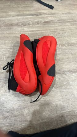 Harden 8 Red (size 9)