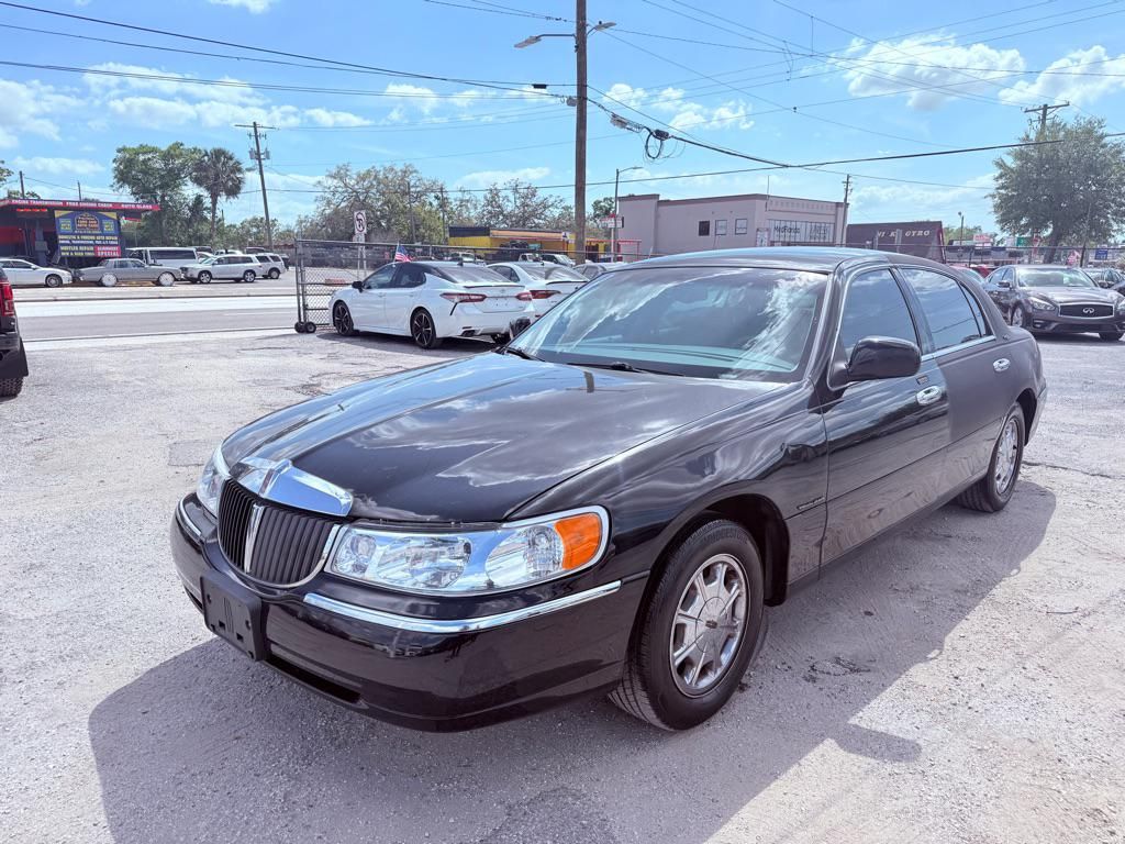 2000 Lincoln Town Car