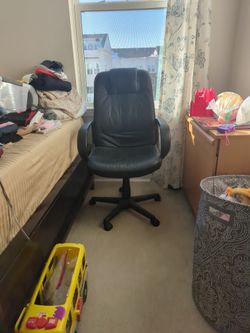 Black Leather Swivel Chair