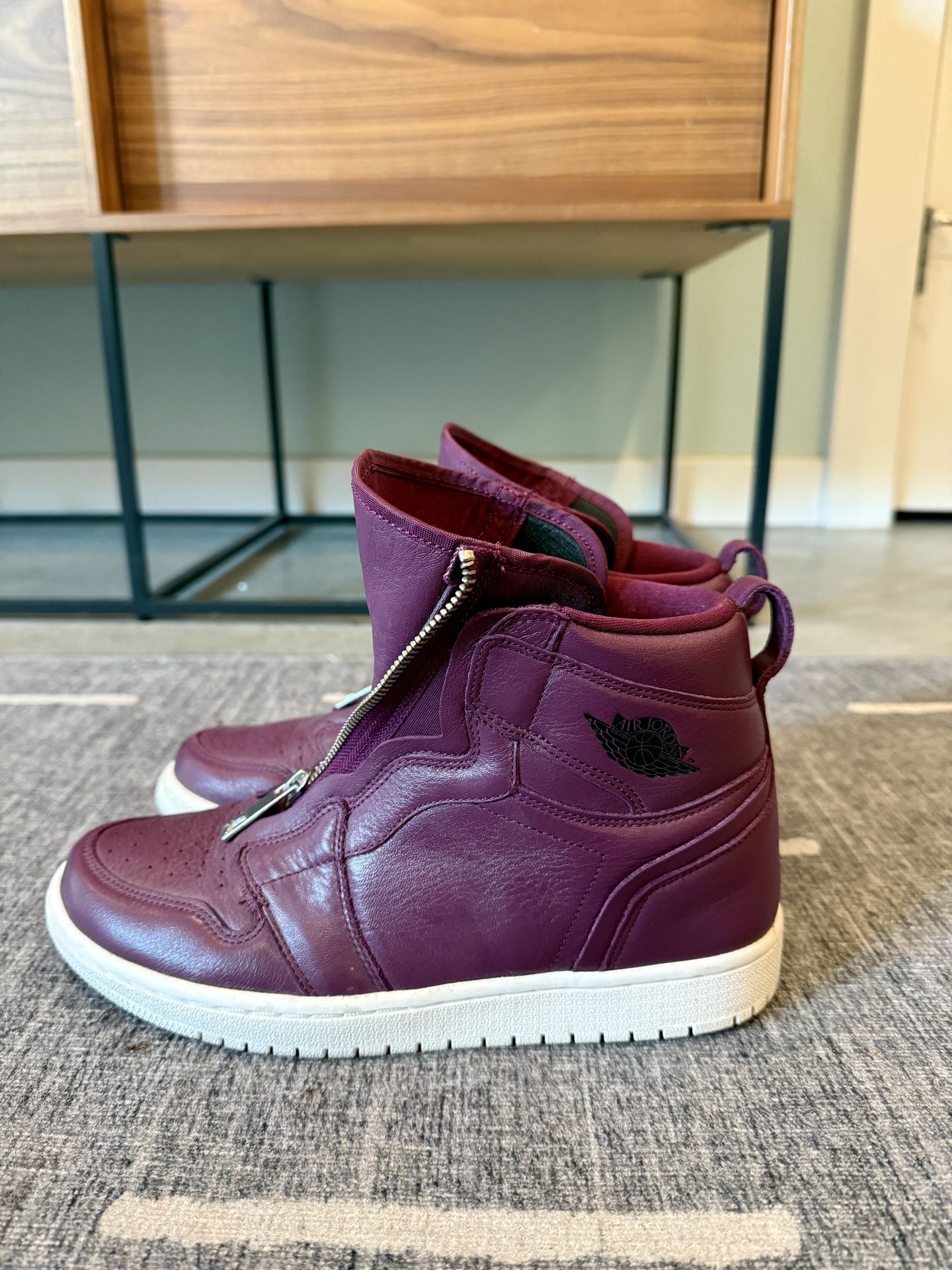 Air Jordan 1 Retro High Zip "Bordeaux" – Size 8
