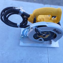Sierra Sircular Dewalt De Luz De 7 Un Curto 