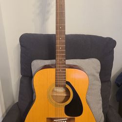 Yamaha Acoustic Guitar
