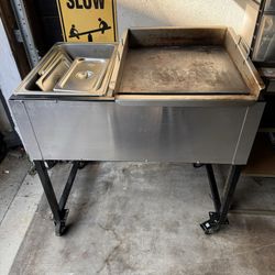 Rolling Flat Top Grill With Side Trays 