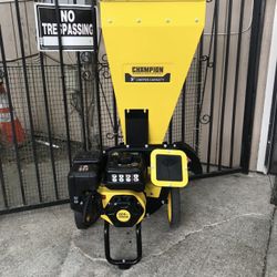 Champion Power Equipment 3 in. Dia 224 cc 2-in-1 Upright Gas Powered Wood Chipper Shredder