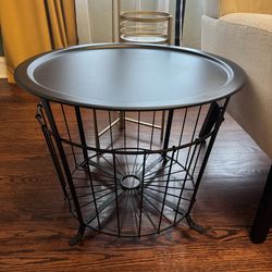 Table w/ storage basket
