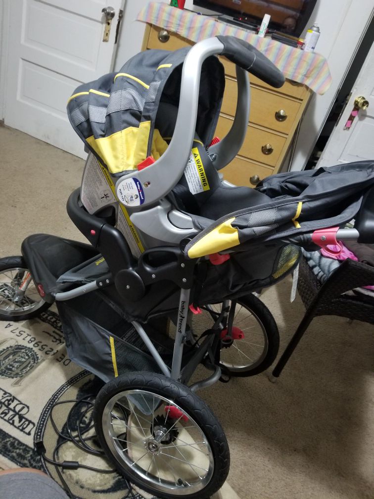Baby Trend Expedition Jogger Travel System: Stroller, Infant Car Seat, & Base!!
