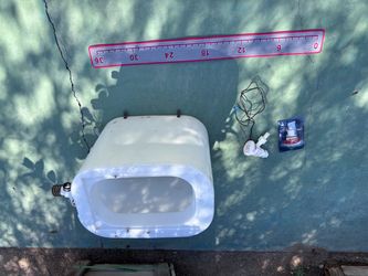 Aqua world Bait well/live well tank with two pumps