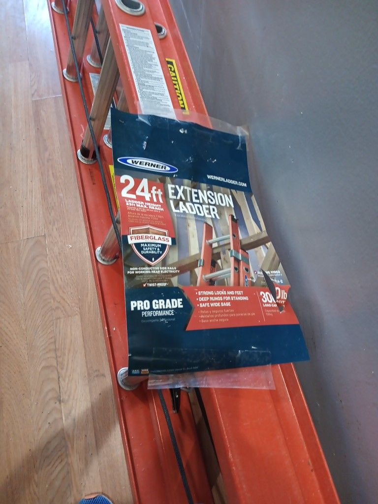 Werner 24 Ladder Fiber Glass