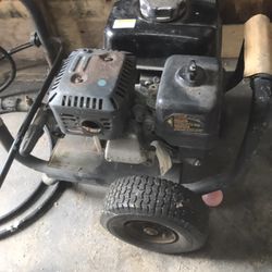 Dewalt Gas Powered Power Washer 3200 Psi (HOSE AND NOZZLE DAMAGED SO NOT INCLUDED)