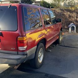 1999 Ford Explorer