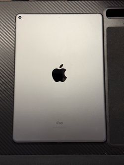iPad Air (3rd Gen) 64GB WiFi w/ Apple Keyboard