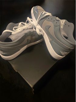 Jordan 1 low Cool Grey Sz 10.5 100$