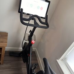 Peloton Bike - Excellent Condition 