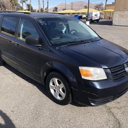 08. Dodge grand caravan, 217K, Smog, runs and drives well.