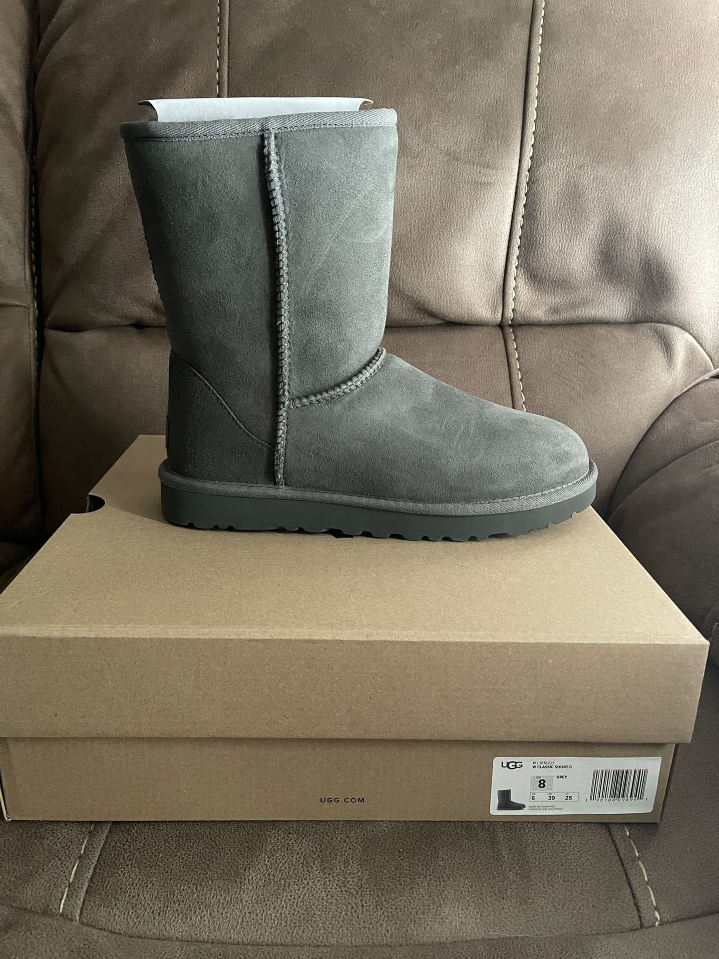 UGG Classic Short ll Gray Size 8