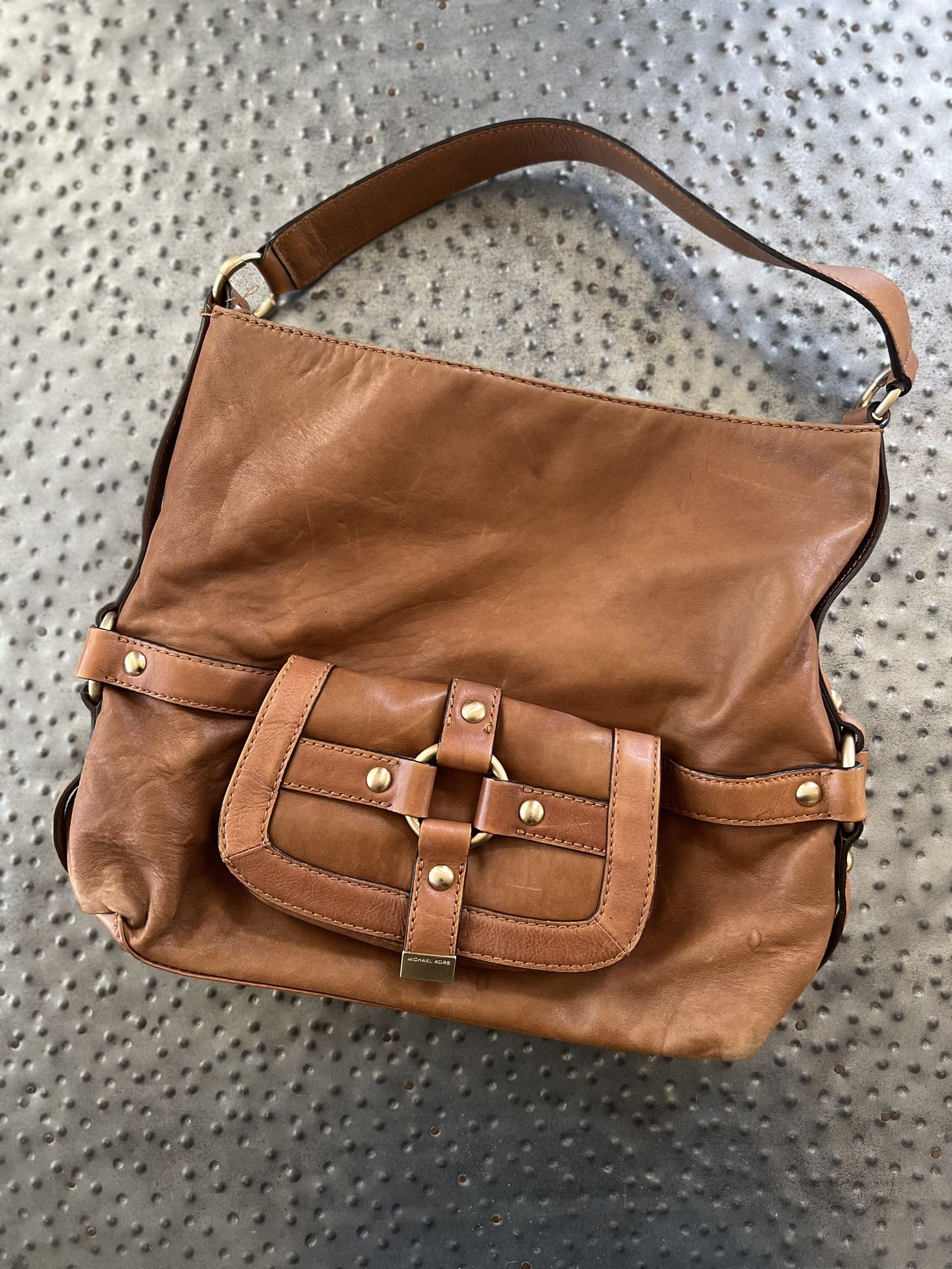 Michael Kors A-0806 Amherst Large Leather Hobo Shoulder Bag Lt. Cinnamon Brown Purse