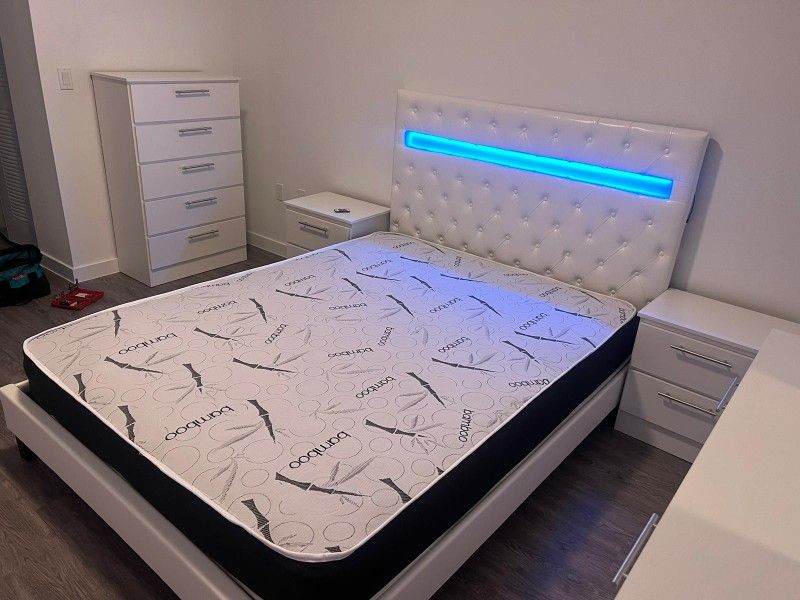 Bedroom Set ( Juego De Cuarto)💮Sold separately too💮Fast delivery