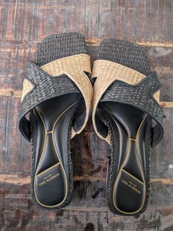 Kenneth Cole Sandals