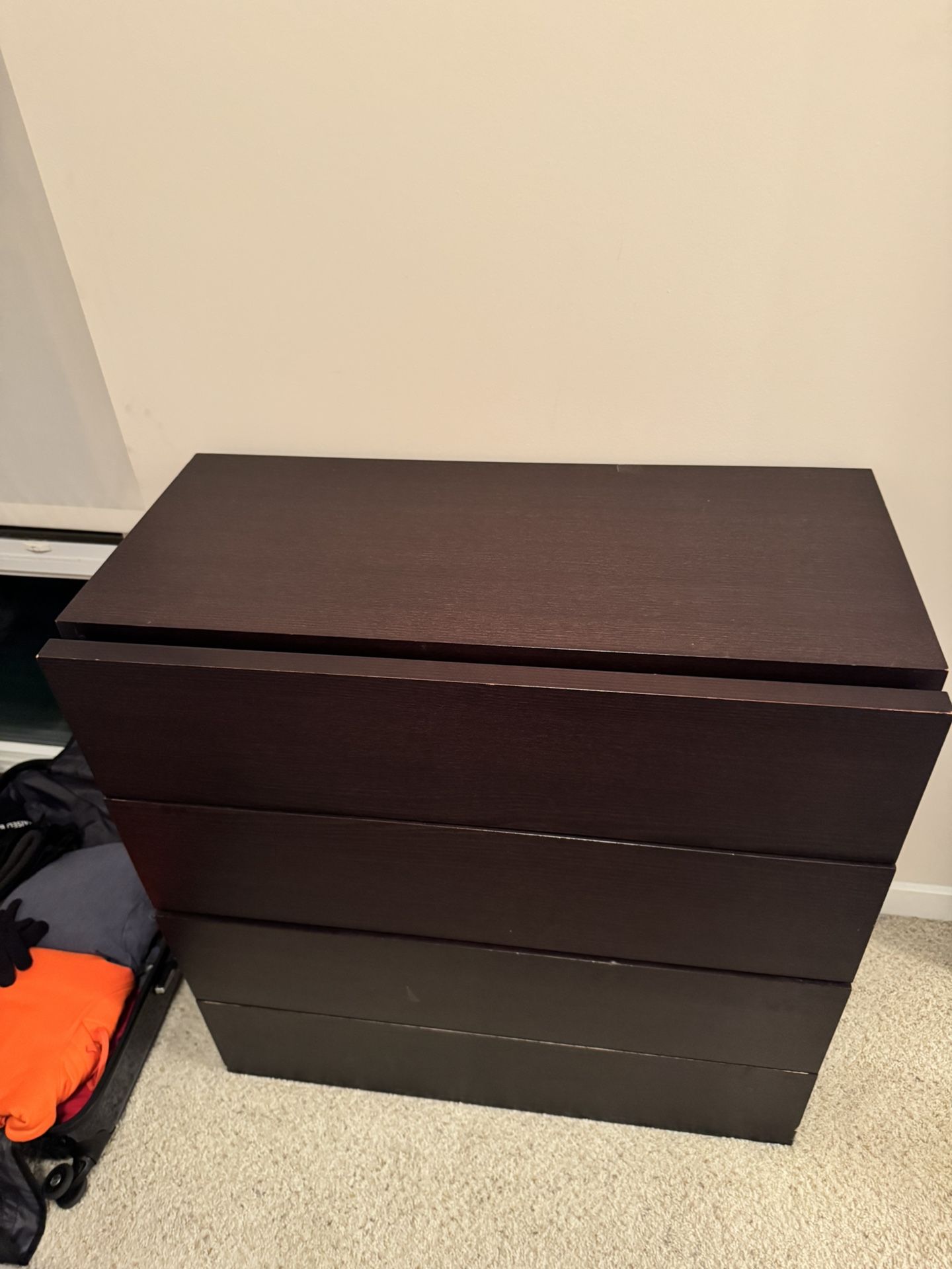 Dresser and 2 night stand