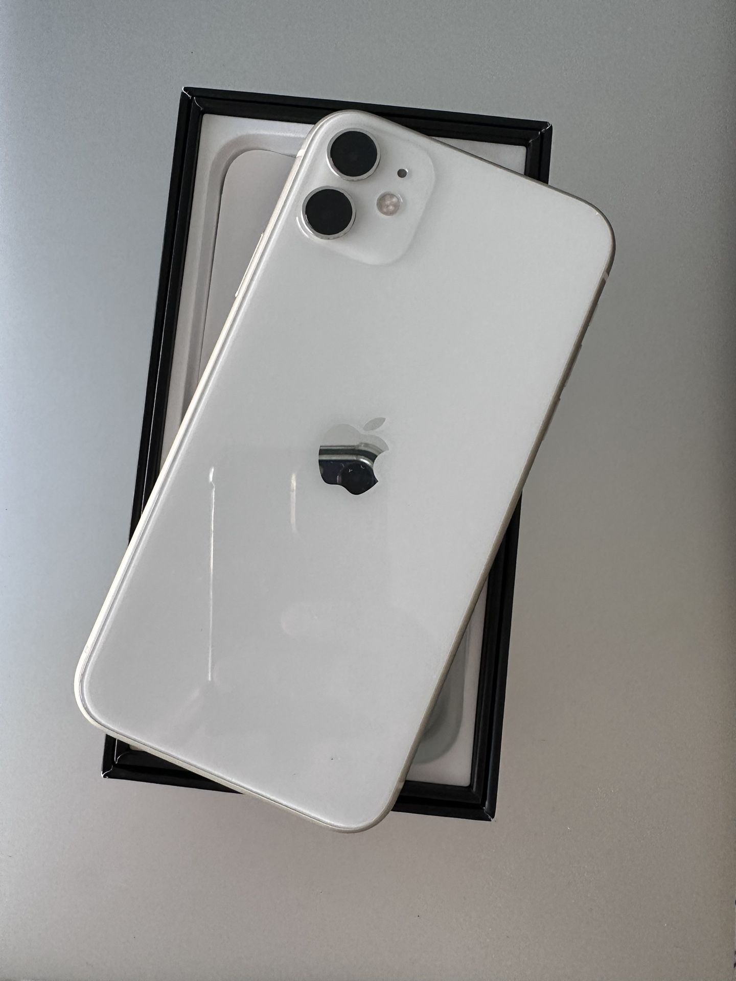 Iphone 11 ホワイト 51o5RmQtroL.jpg_BO30,255,255,
