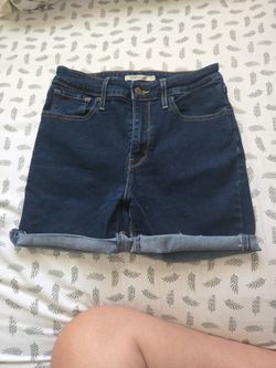 Levis Short