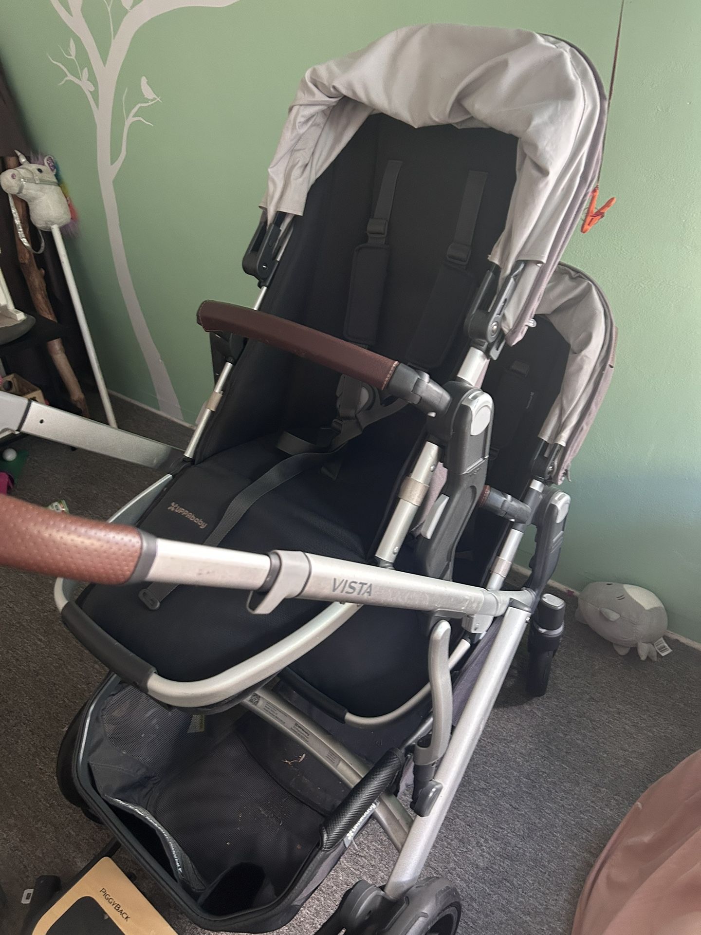 Uppababy Vista V2 Stroller And Mesa Infant Car seat