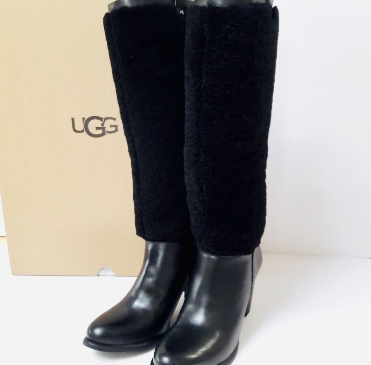 UGG Exposed Fur Boots Size 8.5