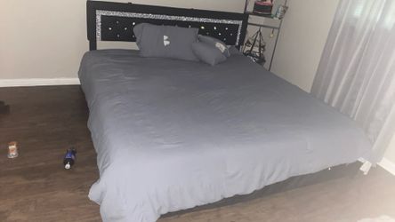 King SIZE PLATFORM BED