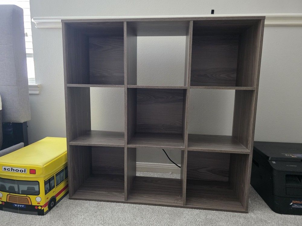9 Cube Bookshelve
