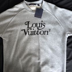 Louis Vuitton crewneck 3xl fits like XL