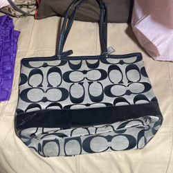 Excelent Condition Medium Tote , See Pictures 